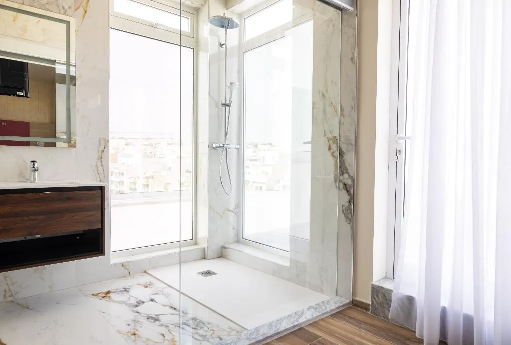 DOUBLE WITH JACUZZI Room, C'est La Vie Boutik Swieqi, Malta