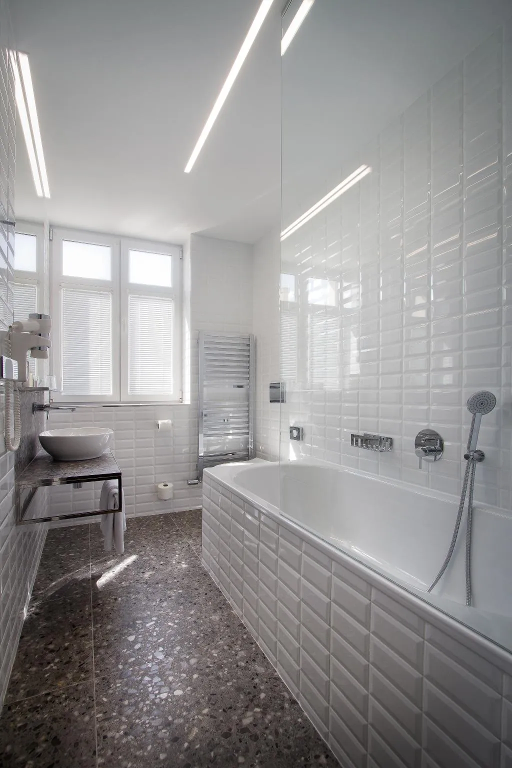 TRIPLE DELUXE Room, Mucha, Prague