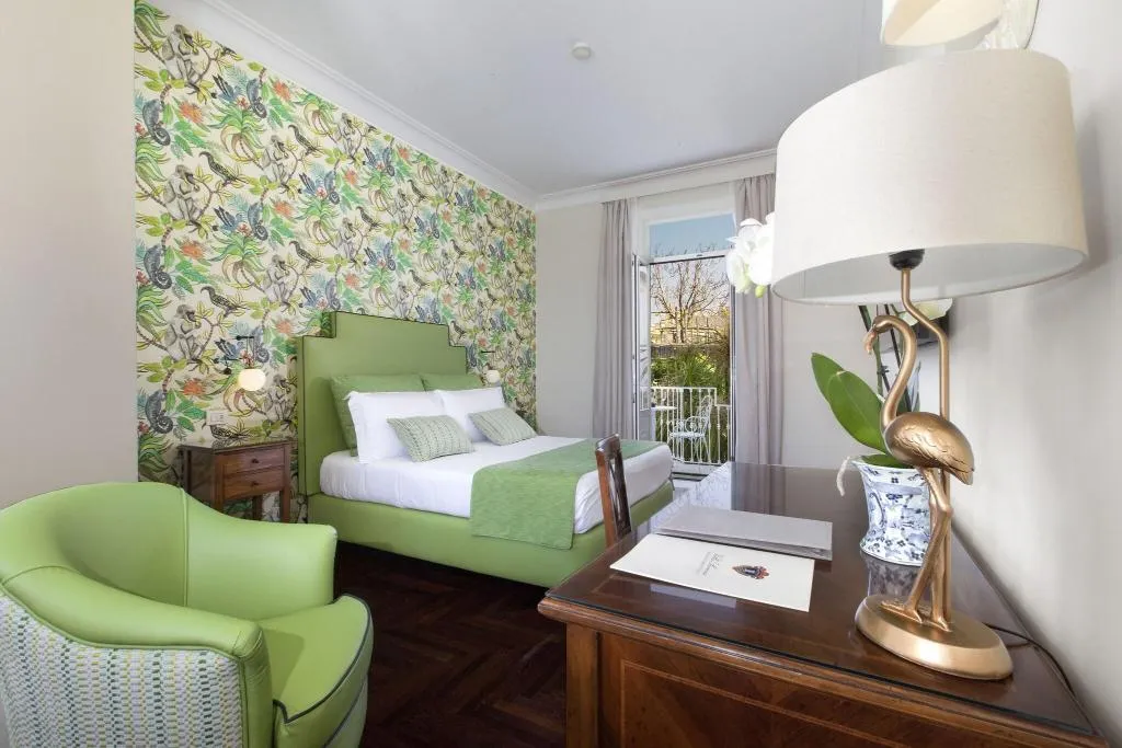 DOUBLE DELUXE WITH JACUZZI Room, Relais Villa Savarese, Naples