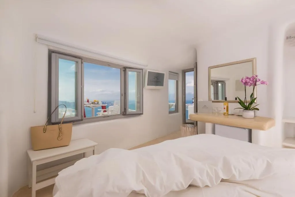 Room, Iliovasilema Hotel & Suites, Santorini