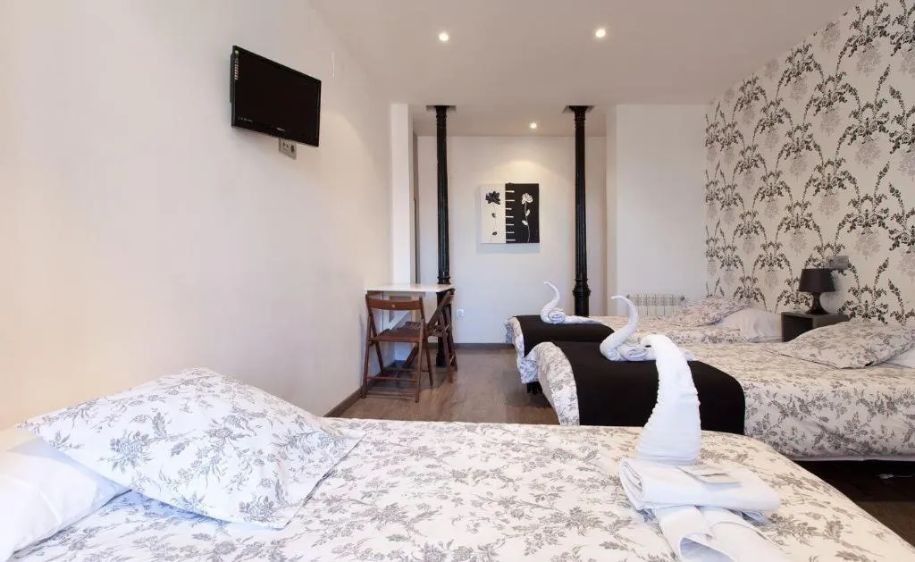 Room, Hostal Abril, Madrid