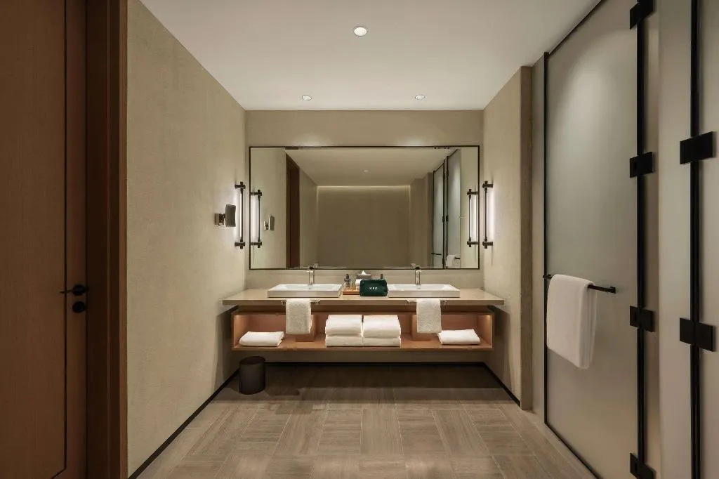 DOUBLE PREMIUM QUEEN BED Room, Siro One Za'abeel, Dubai