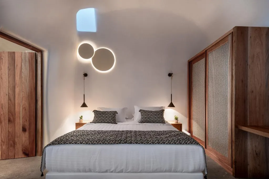 SUITE WITH VIEWS Room, Victoria Caves, Santorini