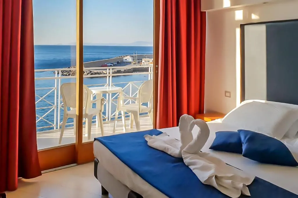 Double or Twin SUPERIOR Room, Giosue' a Mare, Naples