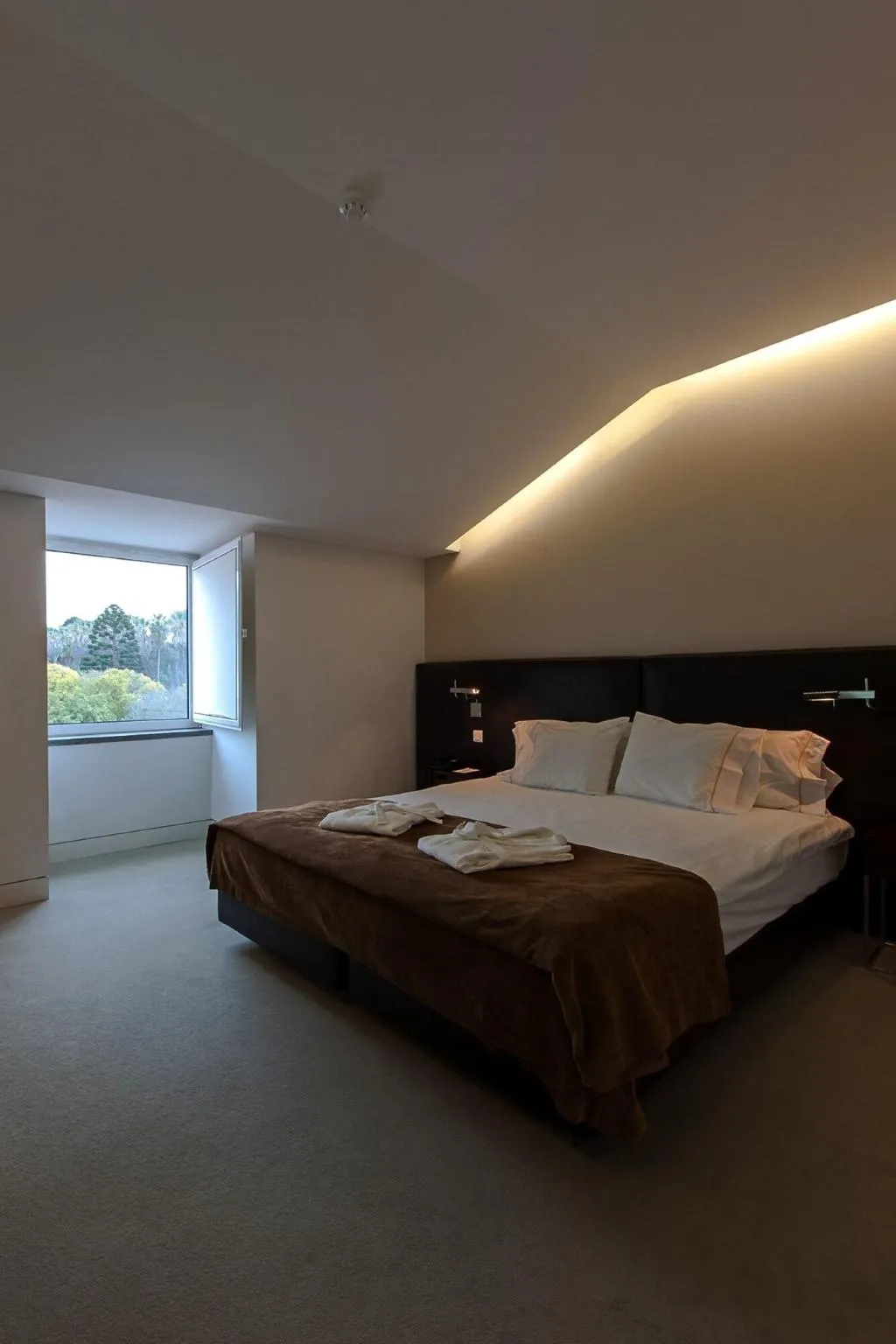 JUNIOR SUITE KING SIZE BED Room, Jerónimos 8, Lisbon