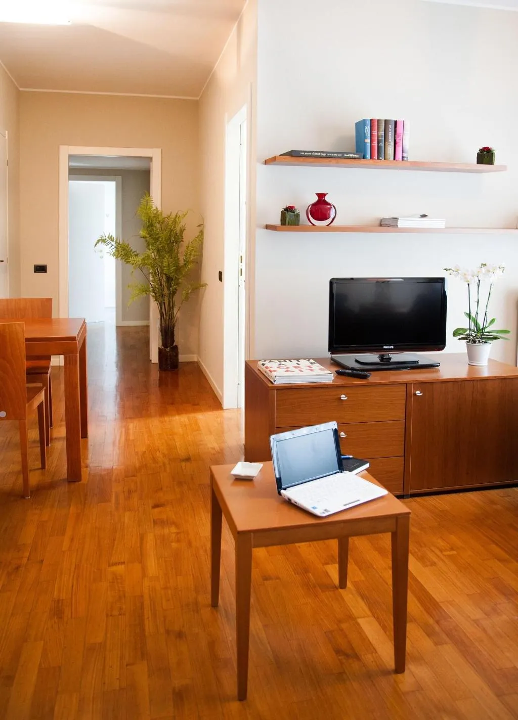 Room, Cosmo Residence, Milan