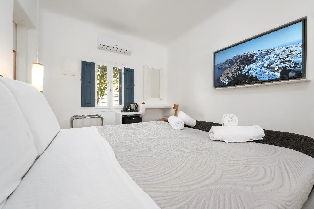 SUITE WITH PRIVATE POOL Room, Amaze Suites, Santorini