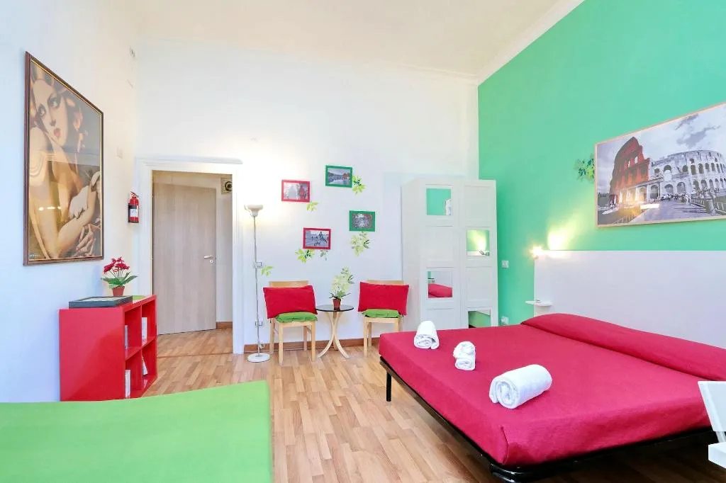 Room, Lucky Domus, Naples