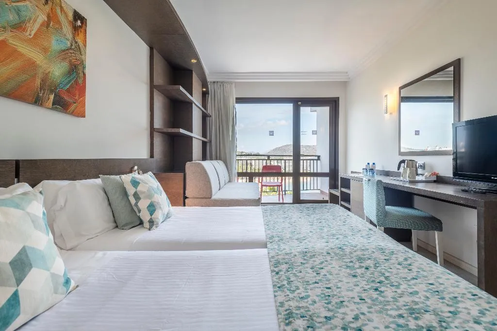 TRIPLE COMFORT Room, Leonardo Royal Hotel Mallorca, Majorca