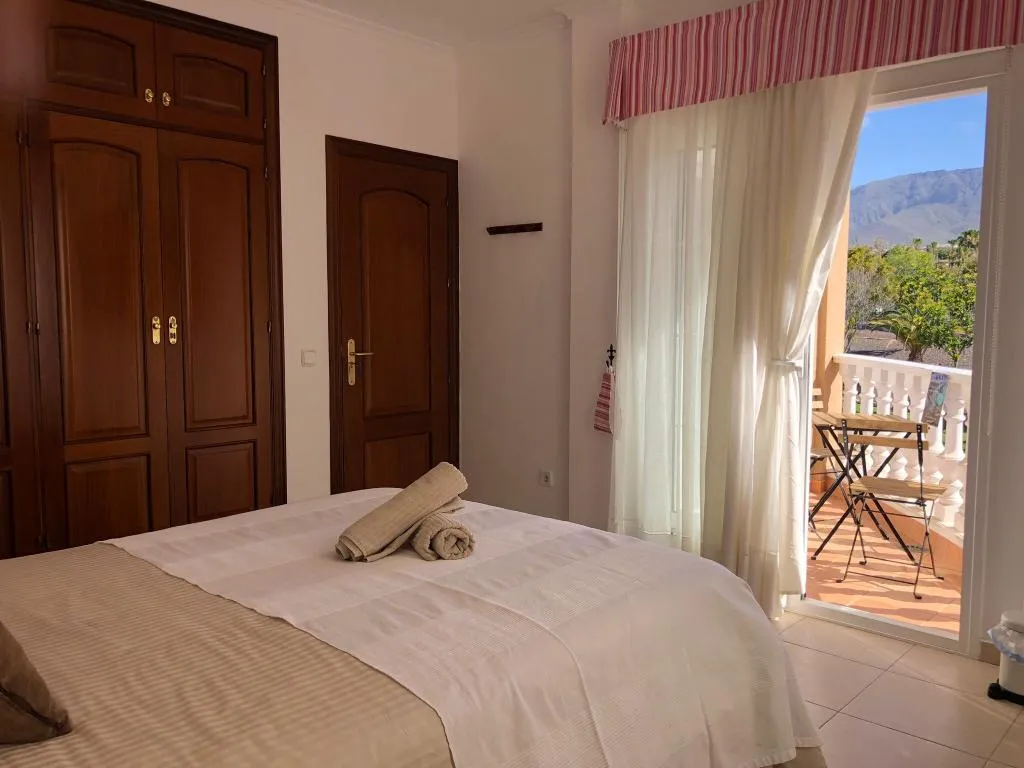 DOUBLE Shared external bathroom Room, Duque Nest Hostel, Tenerife