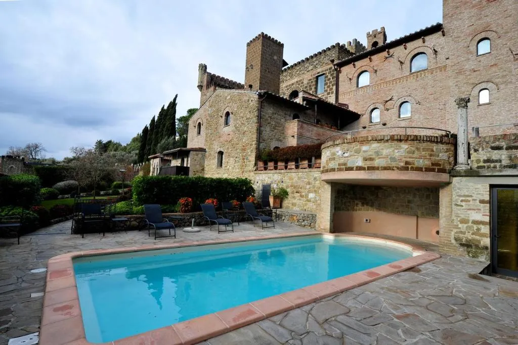 Pool, Castello di Monterone, Perugia