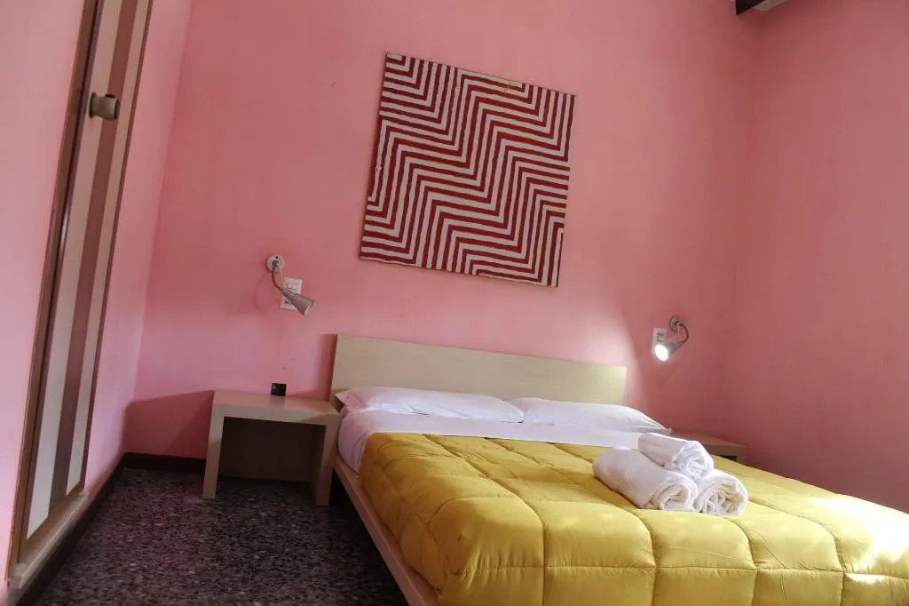 Room, Colombo Hotel & Hostel For Backpackers, Venice
