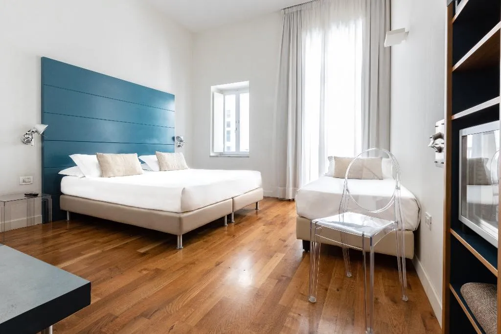 TRIPLE STANDARD Room, Piazza Bellini, Naples