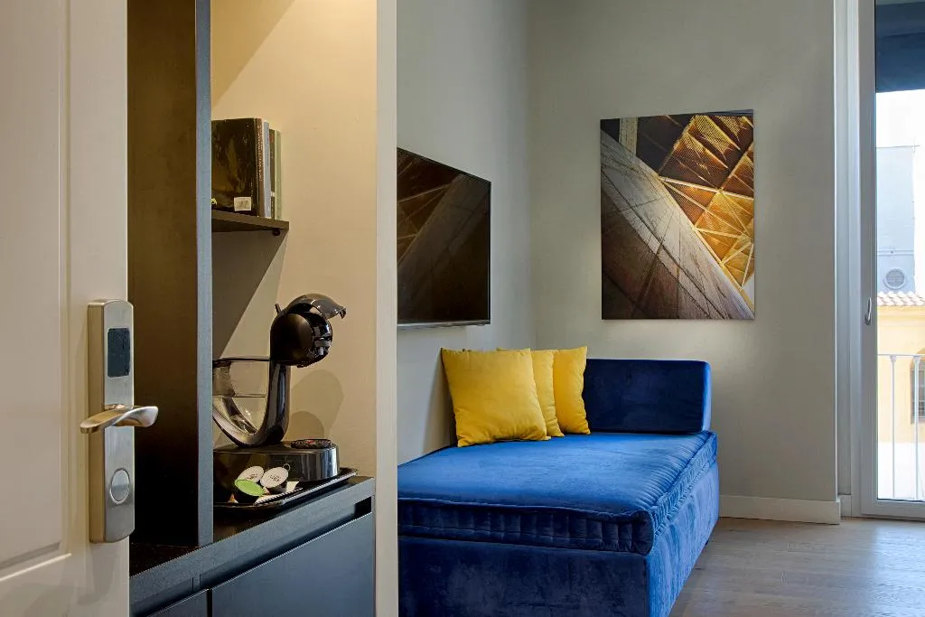 Double or Twin KING SIZE BED Room, Casa Pacifico Napoli, Naples