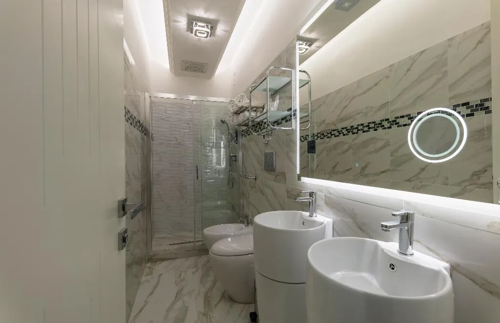 TRIPLE DELUXE Room, THE ONE Boutique Hotel & SPA Rome, Rome