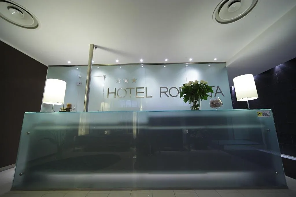 Lobby, Roberta, Venice