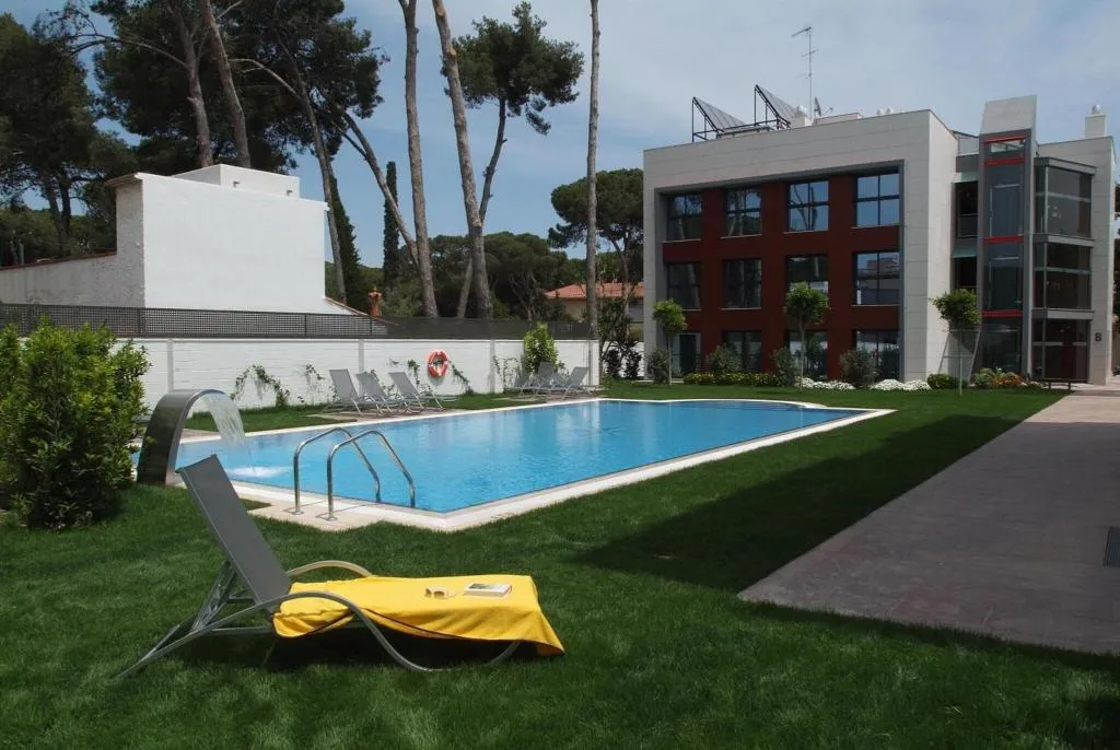 Pool, Royal Marina Gardens, Barcelona