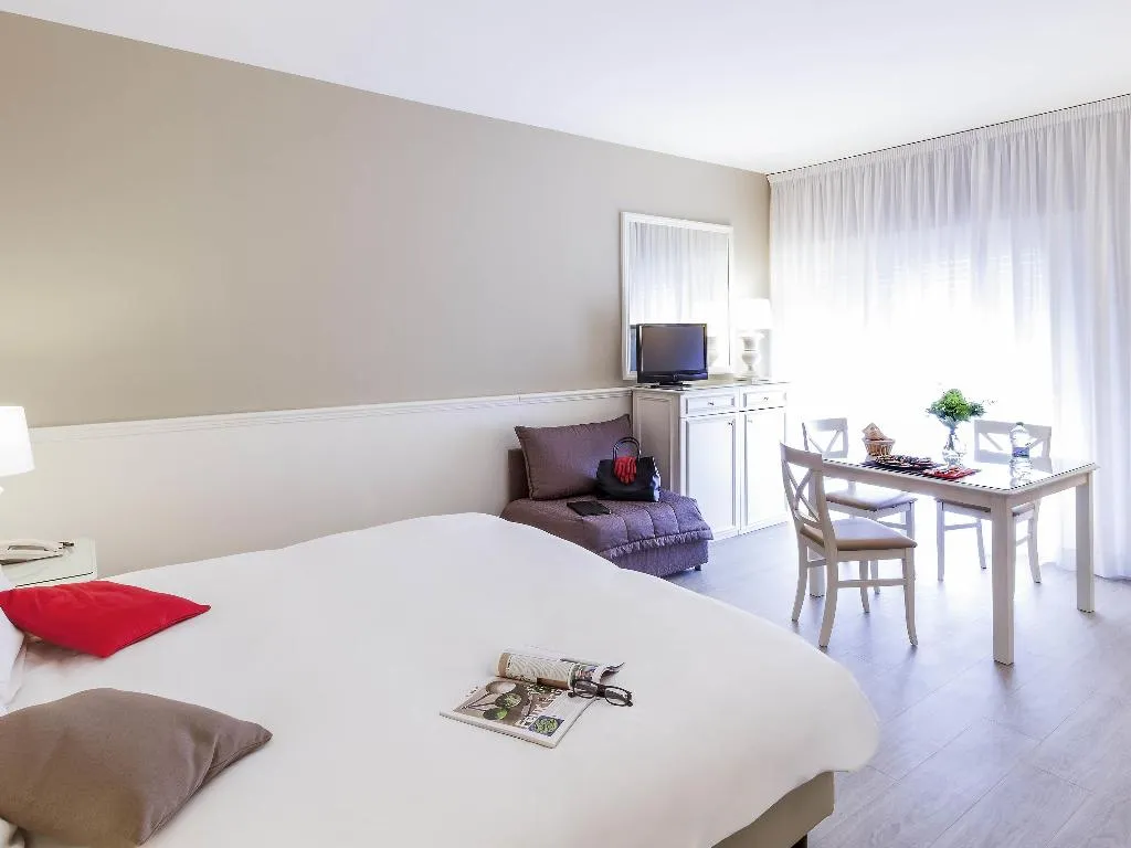 STUDIO CAPACITY 3 Room, Aparthotel Adagio Rome Vatican, Rome