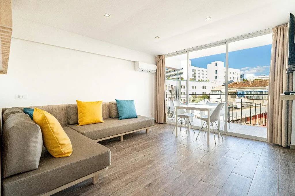 APARTMENT ONE BEDROOM WITH TERRACE Room, Kensington Econotels, Majorca