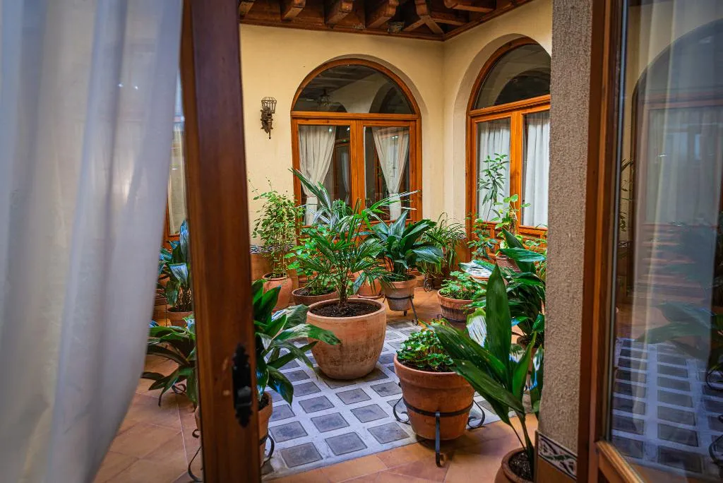 Lobby, Santa Isabel, Madrid
