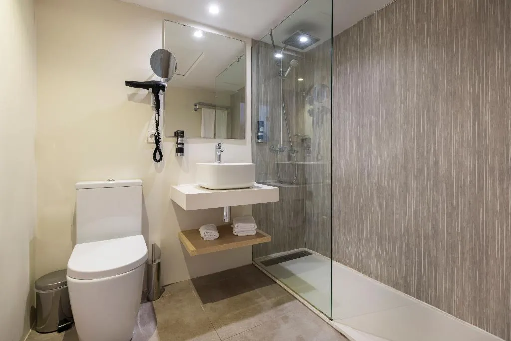 JUNIOR SUITE CAPACITY 2 Room, Leonardo Royal Hotel Mallorca, Majorca