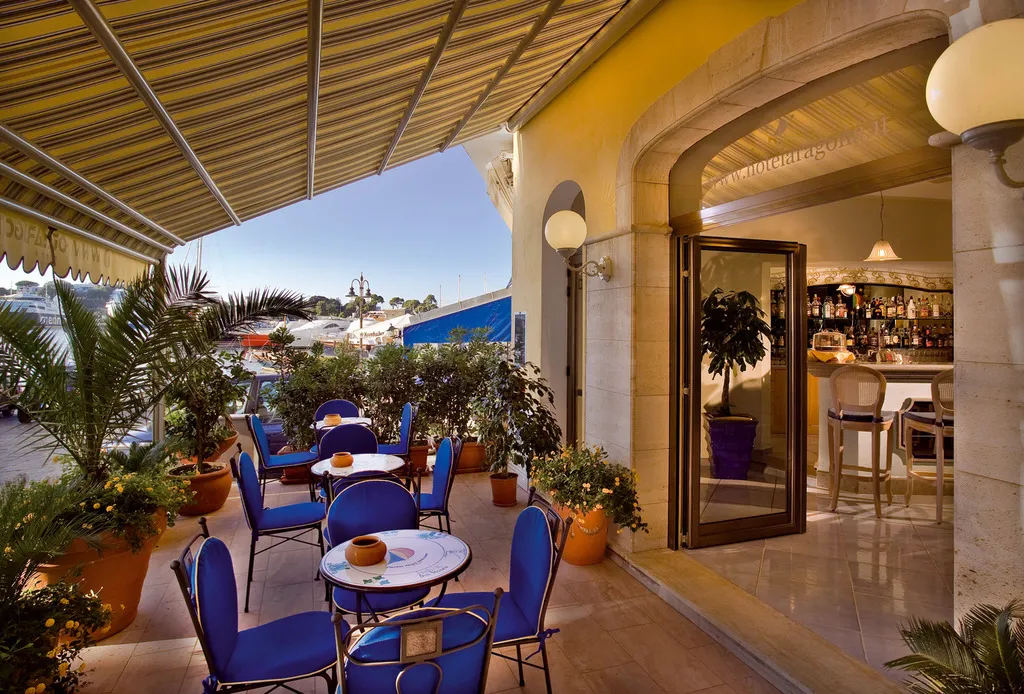 Terrace, Aragona Palace Hotel, Naples