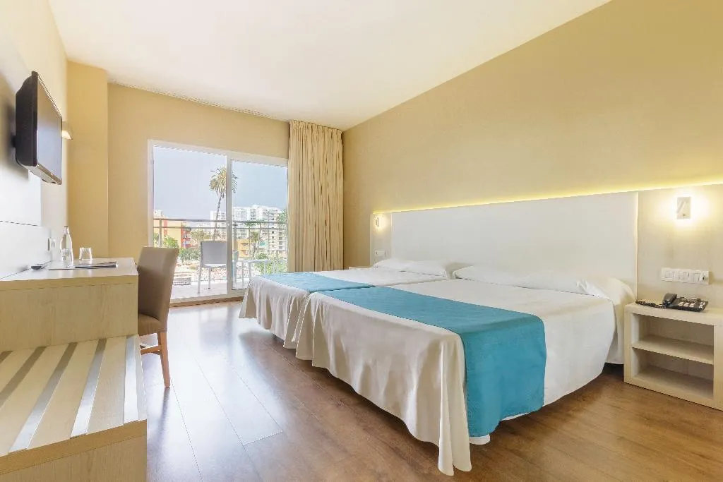 QUADRUPLE PREMIUM Room, Best Siroco, Costa Del Sol