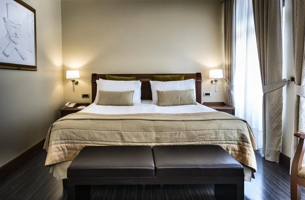 DOUBLE BUSINESS Room, Dei Cavalieri Milano Duomo, Milan