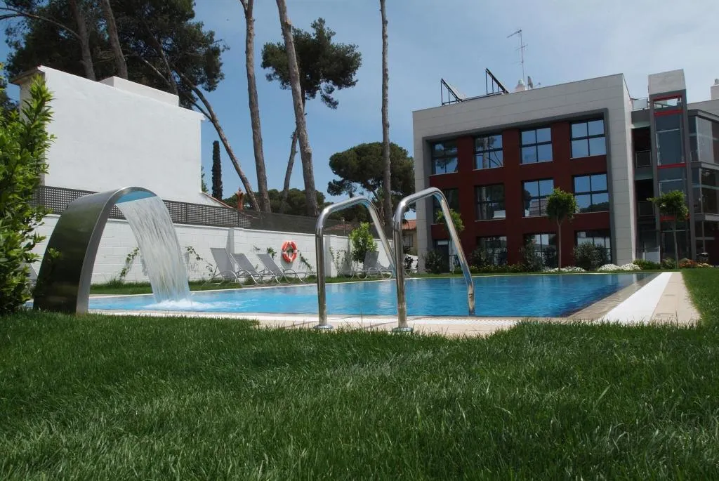 Pool, Royal Marina Gardens, Barcelona