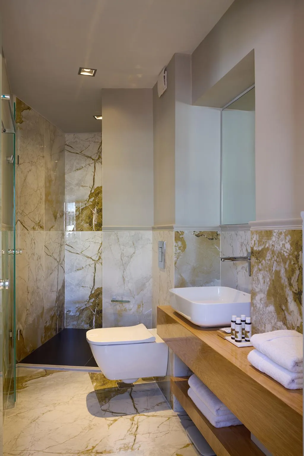 SUITE DELUXE WITH BALCONY Room, Vrachos Athens Suites, Athens