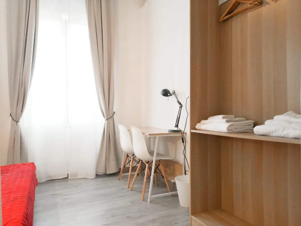 SUITE DELUXE TWO DOUBLE BEDS Room, BandB Civico 13, Naples