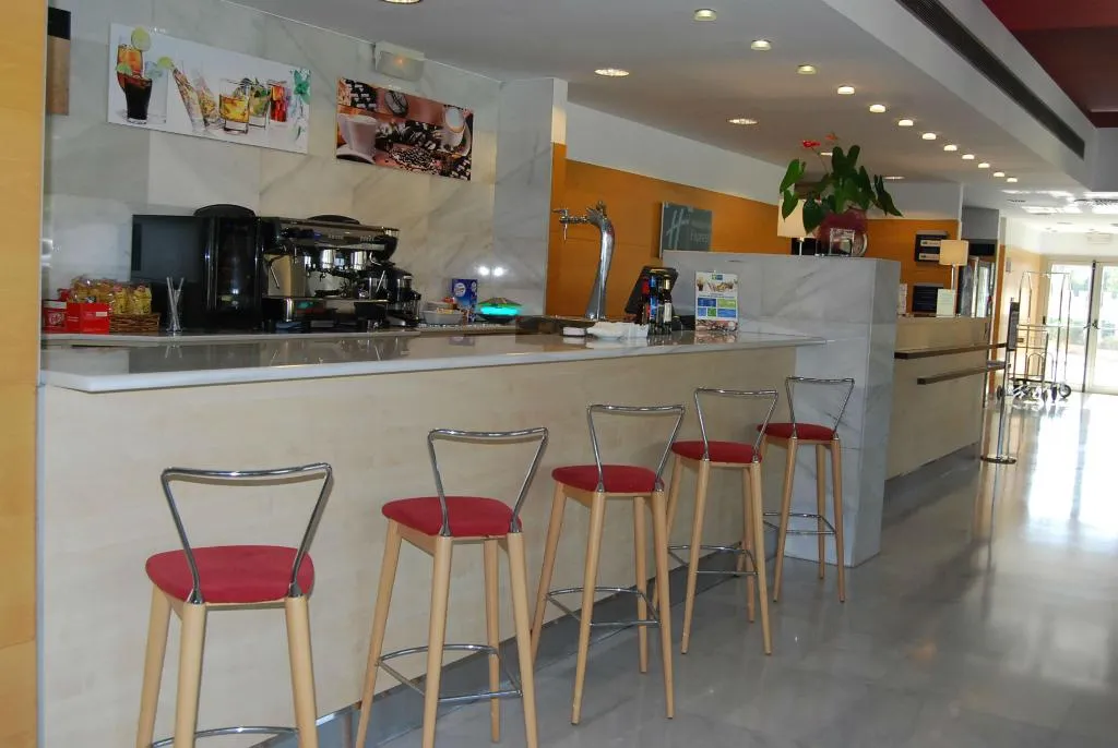 Bar, Holiday Inn Express Valencia Bonaire, Valencia