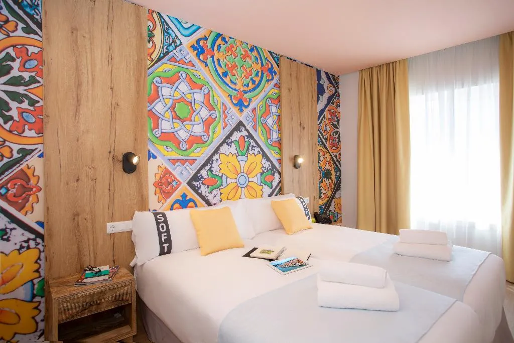 DOUBLE TWO BEDS Room, Casual Raizes Porto, Porto