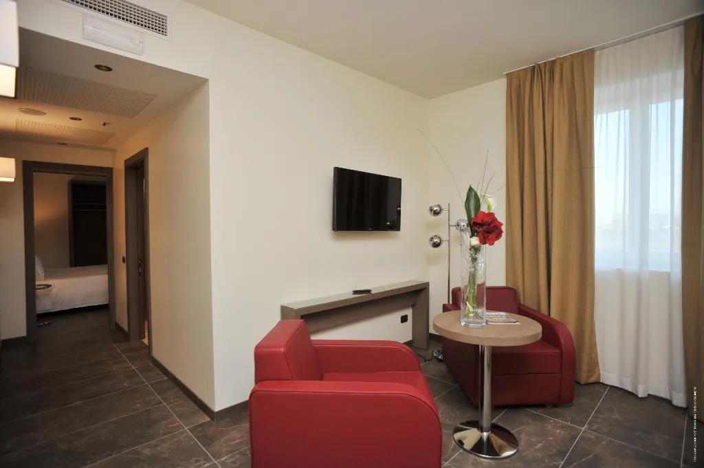 FAMILY ROOM CAPACITY 4 Room, Klima Hotel Milano Fiera, Milan