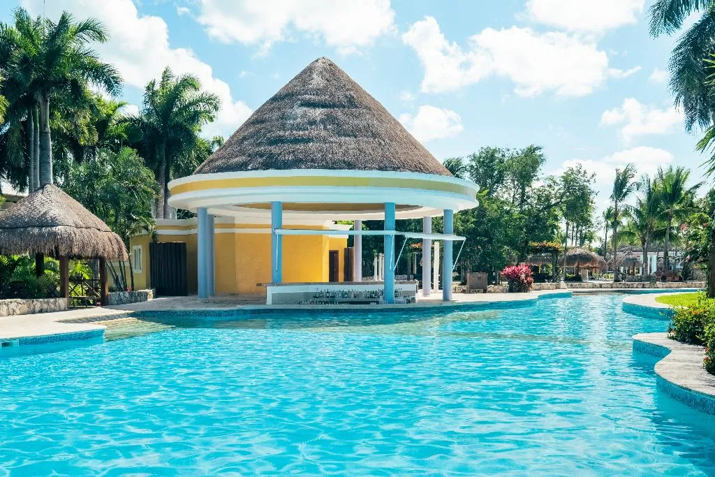 Bar, Iberostar Waves Paraiso Beach All Inclusive, Cancun Area