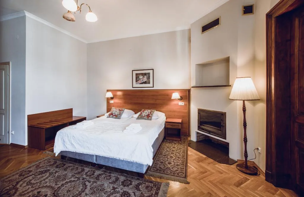 APARTMENT CAPACITY 4 TWO BEDROOMS Room, Aparthotel Basztowa, Krakow