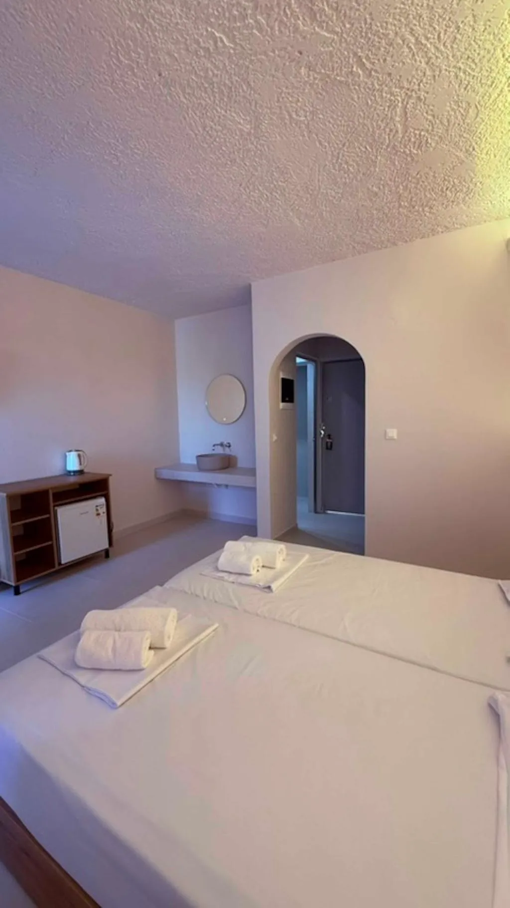 DOUBLE DELUXE Room, Nikos BnB, Rhodes