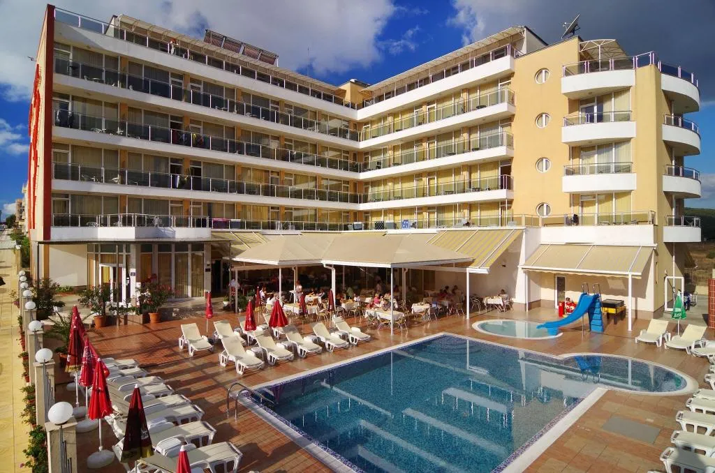 Pool, Plamena Palace, Bourgas