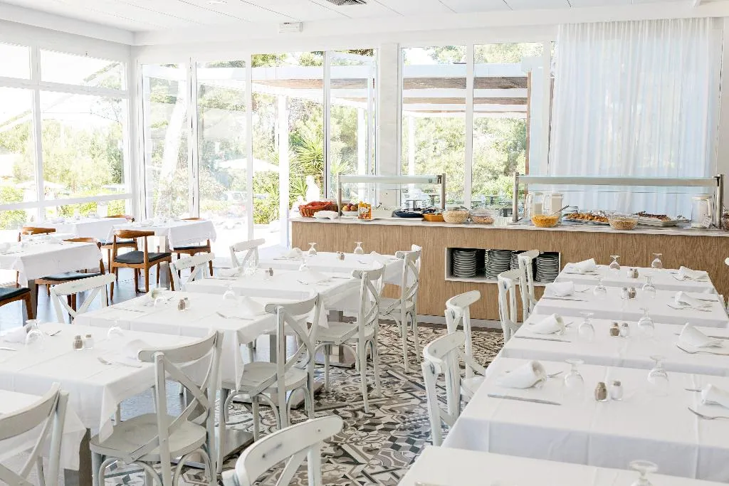 Restaurant, Hotel Globales Cala Blanca, Menorca