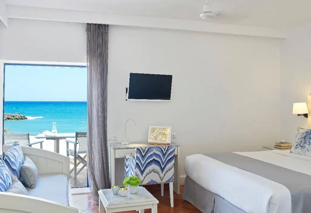 BUNGALOW SEA FRONT Room, Knossos Beach Bungalows & Suites, Crete