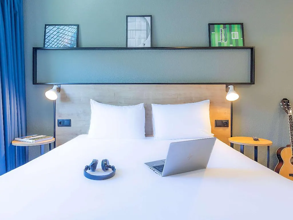 Room, Ibis Braganca, Porto
