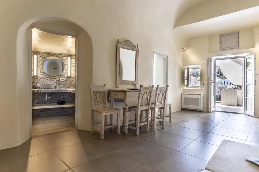 CAVE SEA VIEW Room, Oia Mare Villas, Santorini