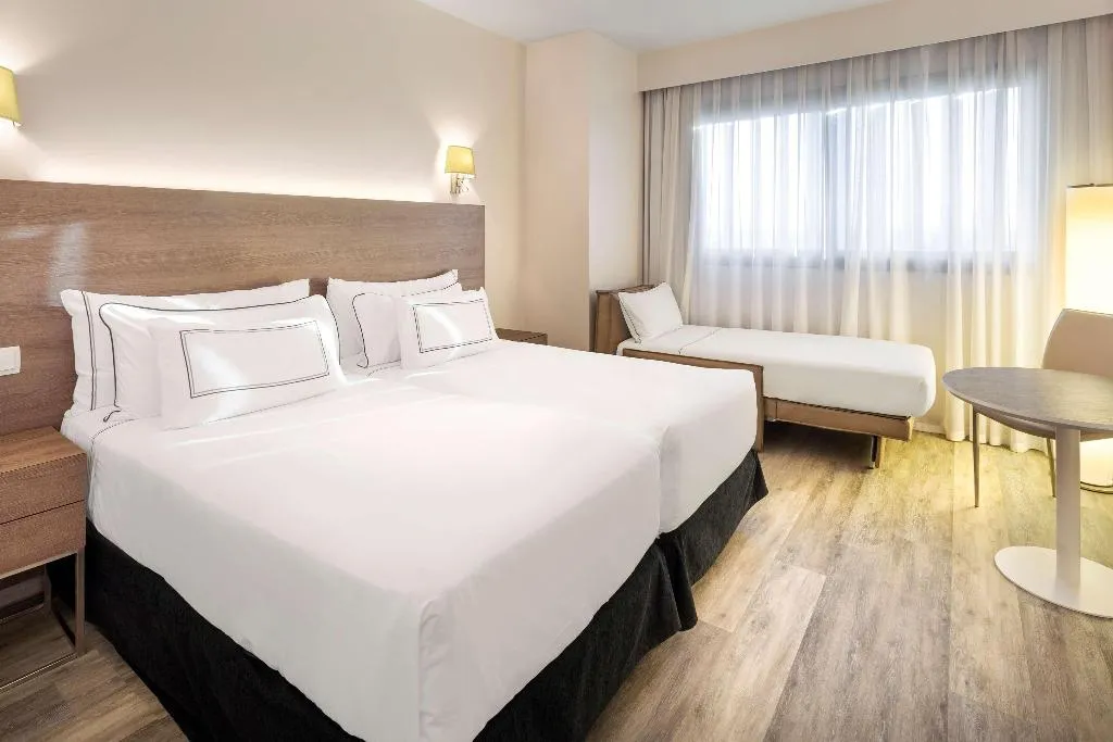 TRIPLE STANDARD Room, Melia Lebreros, Seville