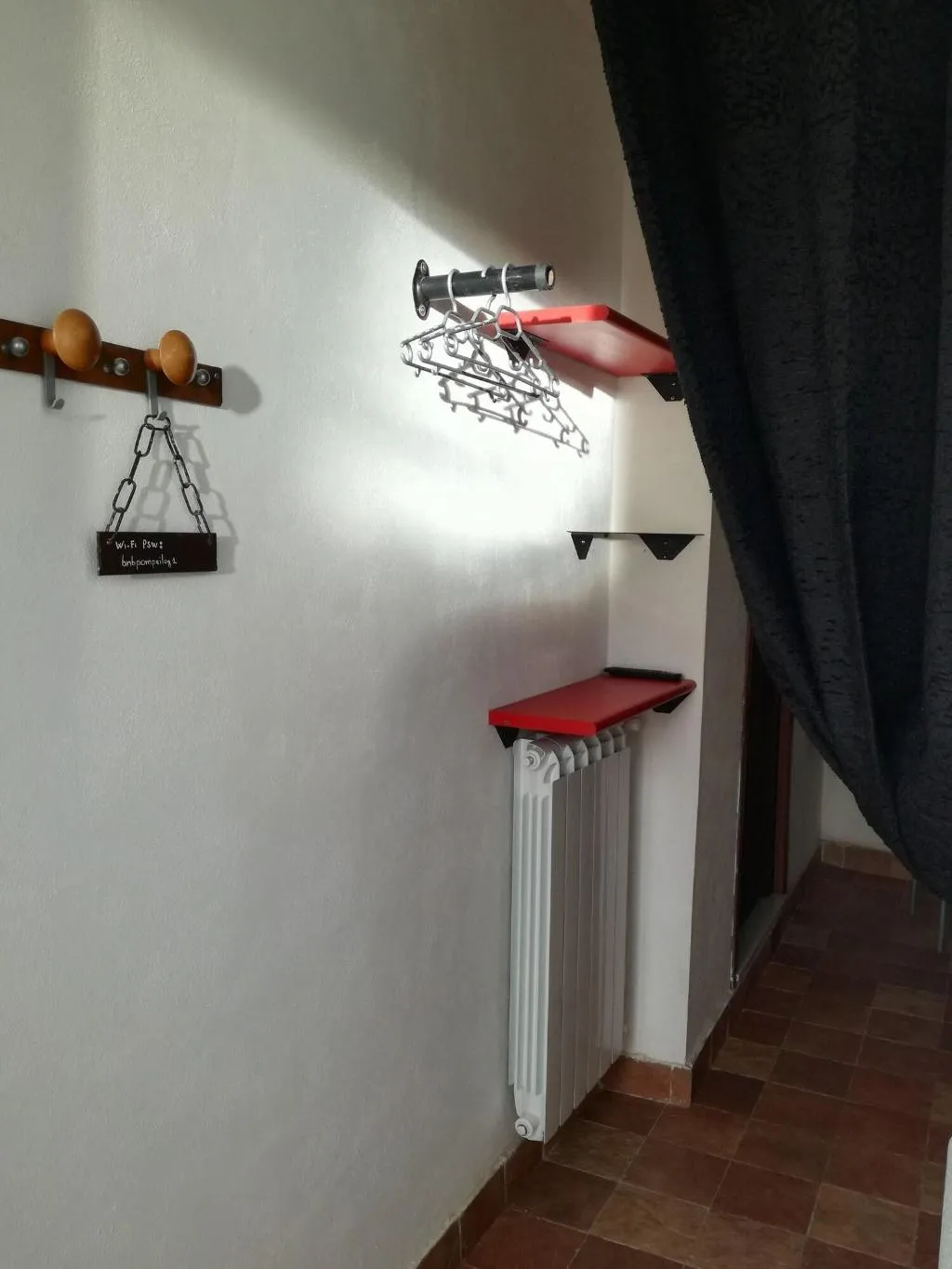 Room, B&B PompeiLog, Naples