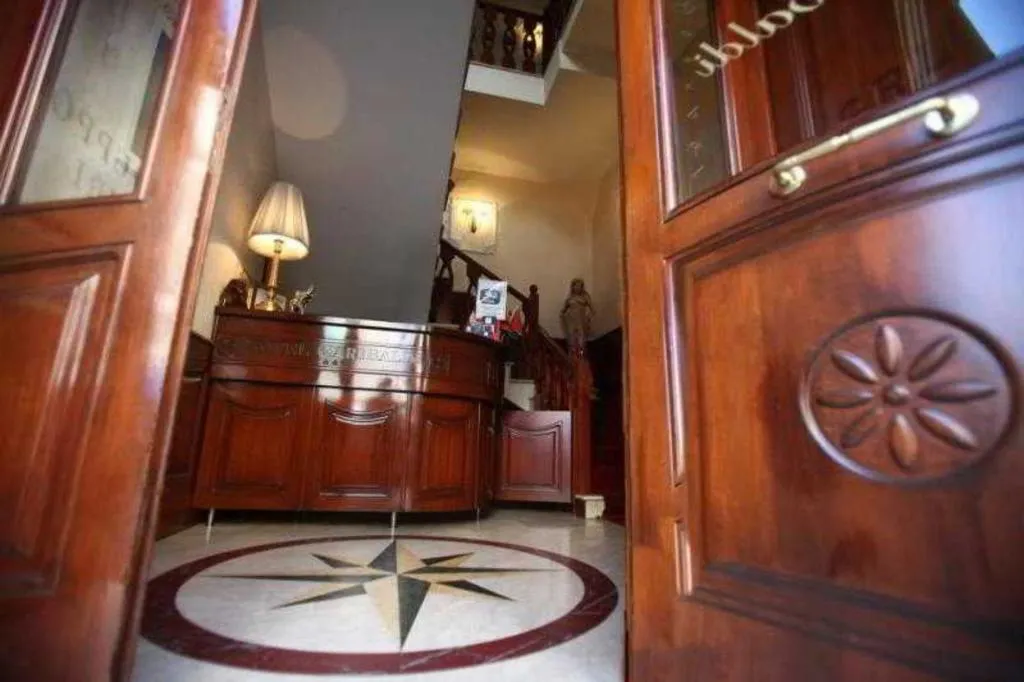 Lobby, Garibaldi, Naples