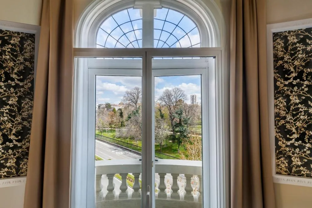 Room, AC Hotel Palacio del Retiro Autograph Collection, Madrid