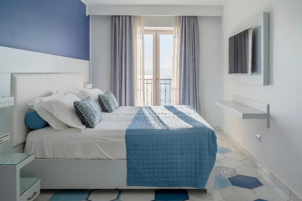 DOUBLE DELUXE Room, Lloyd's Baia, Naples