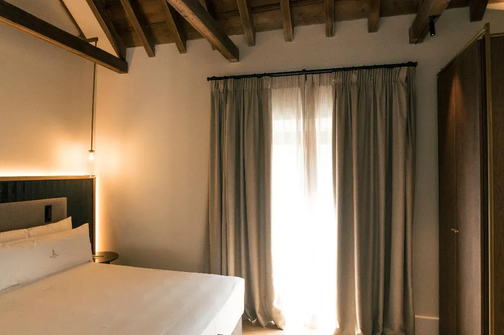 DOUBLE DELUXE Room, Hotel Legado Magdalena, Seville