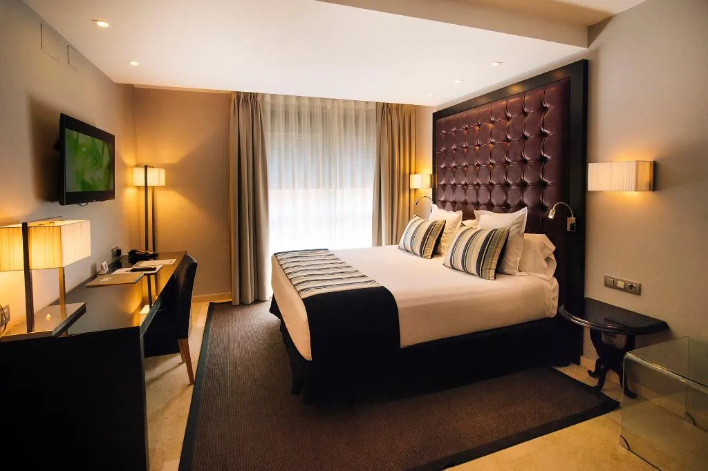 DOUBLE STANDARD Room, Mirador de Chamartin, Madrid