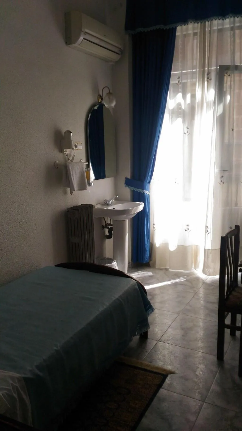 SINGLE ECONOMY WITH SHARED BATHROOM Room, Hostal Palacios Fuencarral, Madrid